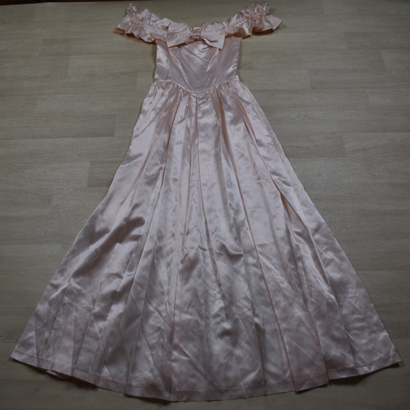 SOLD 70s Satin Bridesmaid Party Prom Dress Off Shoulder Puff Sleeve Coquette VTG - Picture 1 of 6